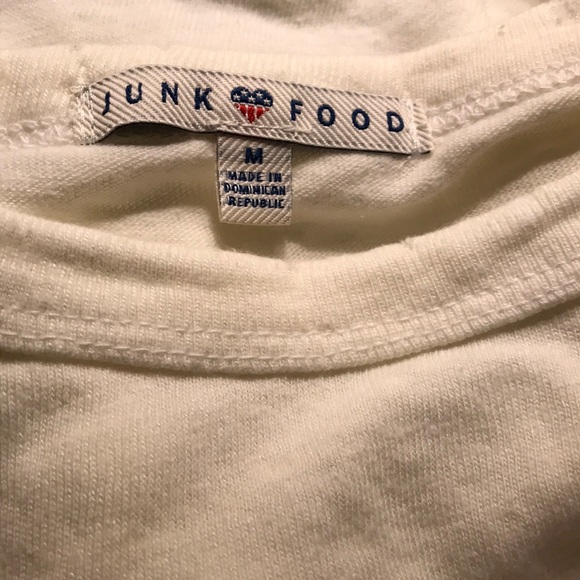 LAST 1 -NEW Graphic I can buy my own drink T-shirt - Picture 5 of 7